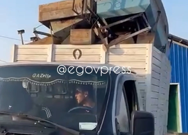 На Бурундайском кладбище в Алматы неизвестные сняли ограды и постаменты с могил