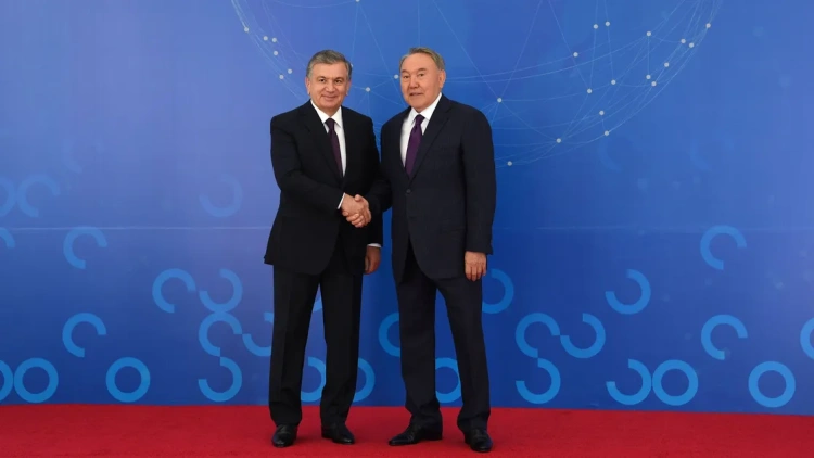 Назарбаев провел телефонный разговор с президентом Узбекистана