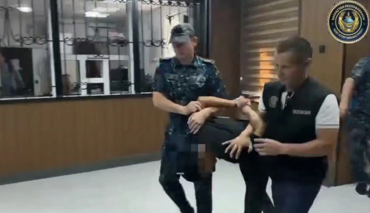 Полиция задержала двух подозреваемых в нападении на женщину в Ленгере
