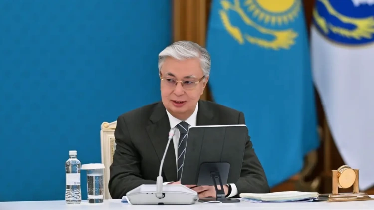 Президент страны поздравил казахстанцев с праздником Пасхи