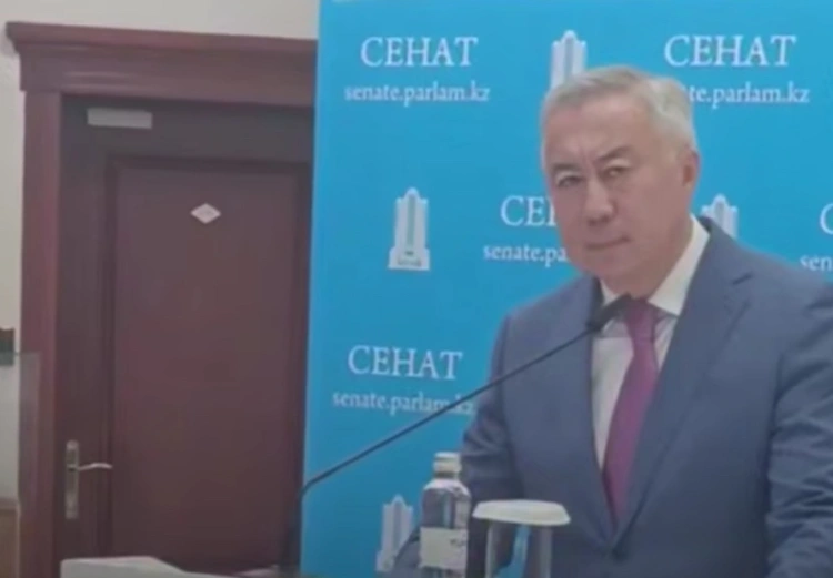 Агентство по делам госслужбы не нашло нарушений в уходе вице-премьера Жумангарина с брифинга