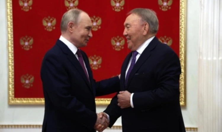 Визит личного характера: пресс-секретарь Назарбаева прокомментировал его встречу с Путиным