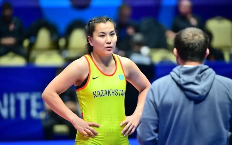 Казахстанки завоевали 2 медали на турнире по женской борьбе в Турции