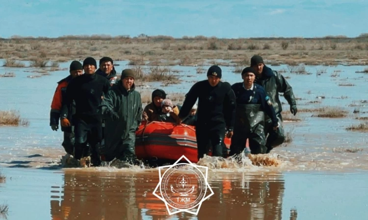 Казахстанские спасатели эвакуировали  более 97 тысяч человек