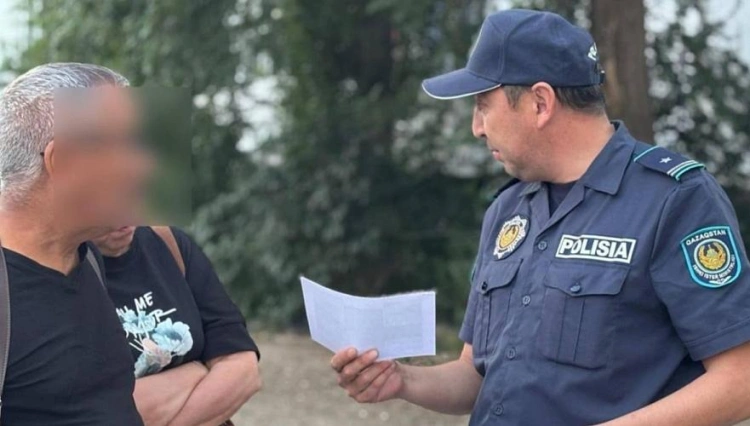 Почему в Казахстане запретили одежду, закрывающую лицо, и какие исключения предусмотрены