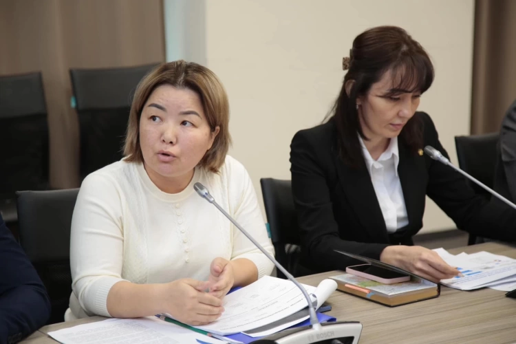 ТҮРКІСТАН ОБЛЫСЫНДА МЕДИЦИНАЛЫҚ САҚТАНДЫРУ ЖҮЙЕСІН ЕНГІЗУ БОЙЫНША ЖҰМЫСТАР ЖҮРІП ЖАТЫР
