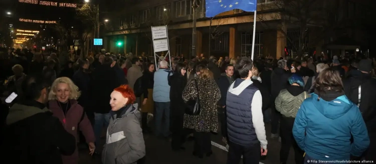 В Сербии демонстранты намерены блокировать улицы Белграда