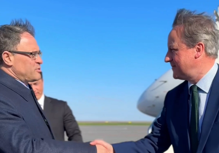 Глава МИД Великобритании Дэвид Кэмерон прибыл в Казахстан
