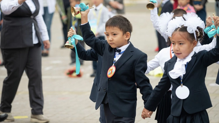 Свыше 400 тысяч казахстанских детей пойдут в первый класс