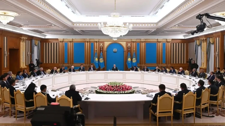 Президент Токаев выразил признательность казахстанцам