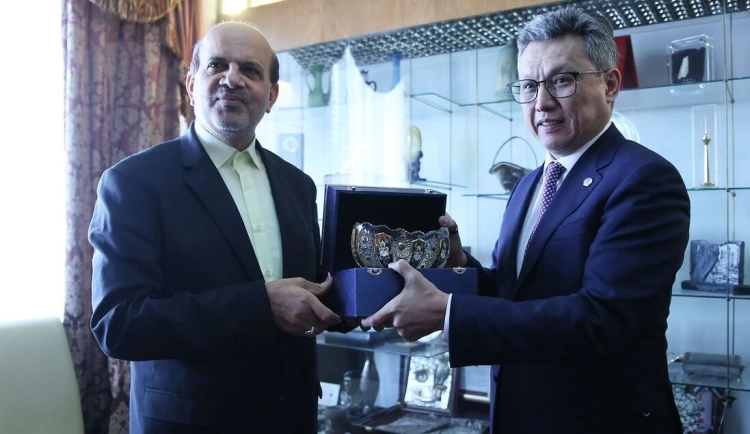 Иран и Казахстан намерены расширить сотрудничество в  энергетической отрасли