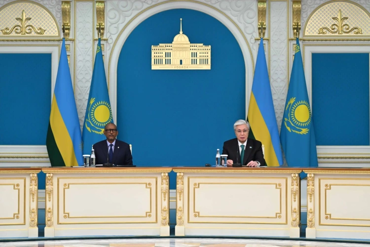 Президенты Казахстана и Руанды провели брифинг для представителей СМИ