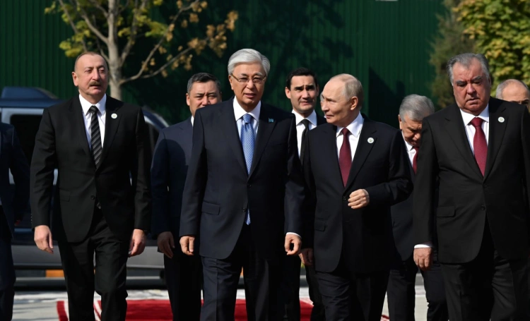 Токаев и Путин провели отдельную встречу в Душанбе