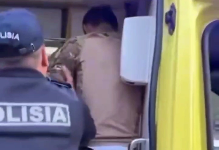 Пьяный водитель напал на медиков в карете скорой помощи в Атырау