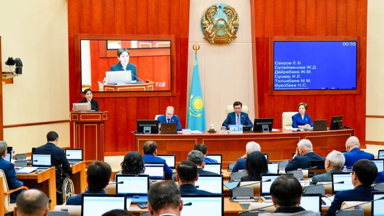 2,5 тысячи обращений казахстанцев направлены в Парламент