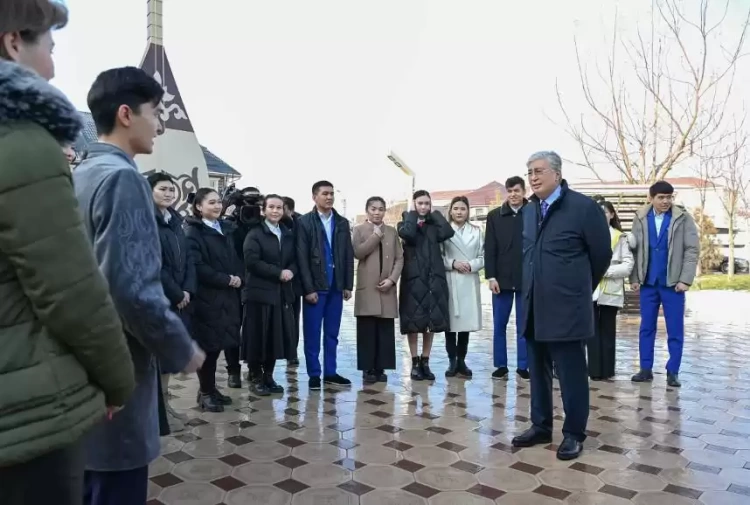 Президент посетил Дом студентов в Таразе
