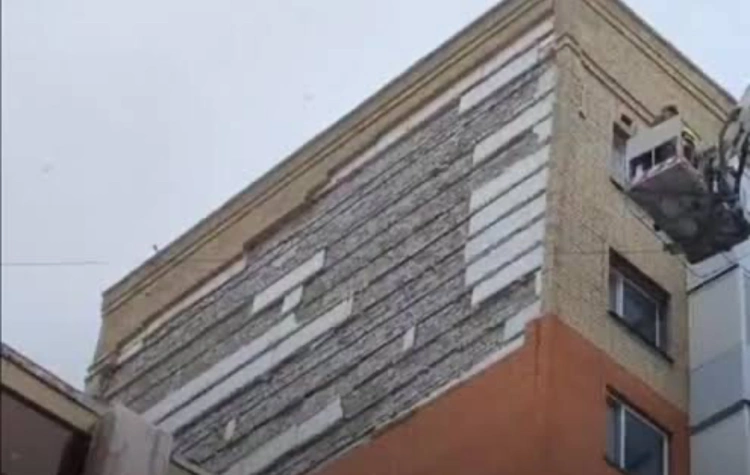 Полиция проверит действия спасателей при обрушении фасада дома в Астане