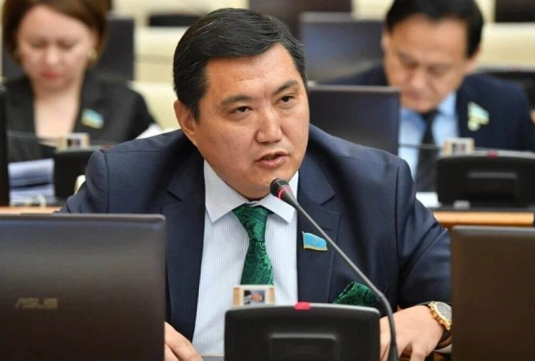 Мажилисмен предлагает ввести мораторий на смену команд при назначении новых министров и акимов