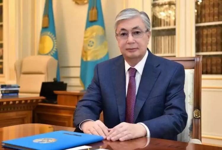 Президент поздравил казахстанцев с Днем защитника Отечества