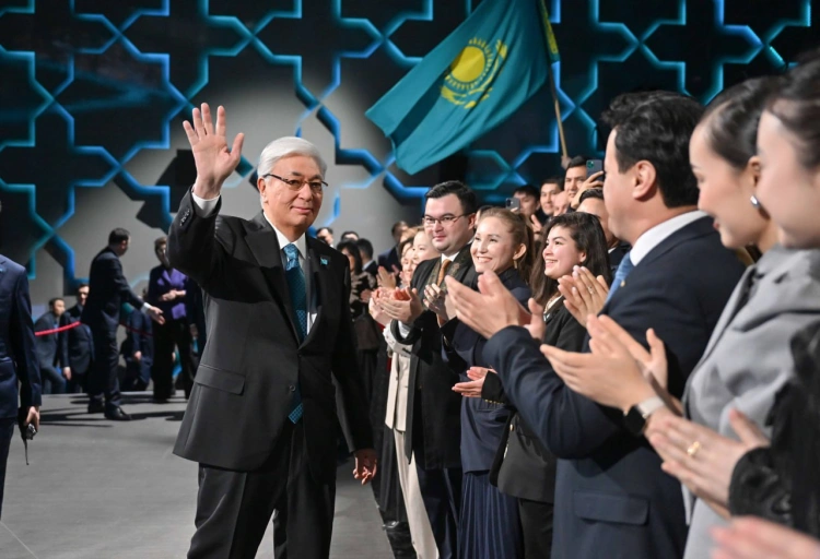 Главы государств поздравляют Токаева с проведенным референдумом