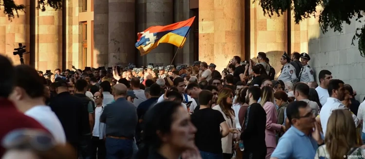 Жители Армении протестуют из-за Нагорного Карабаха