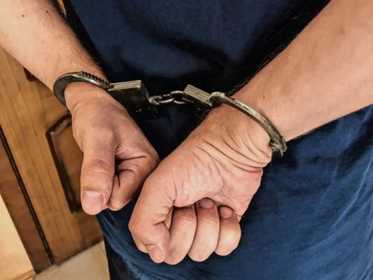 25-летнего мужчину, разыскиваемого по подозрению в серии мошенничеств, задержали в Талдыкоргане