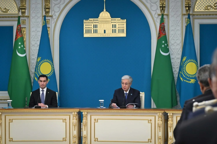 О чем Токаев и Бердымухамедов говорили на брифинге для СМИ