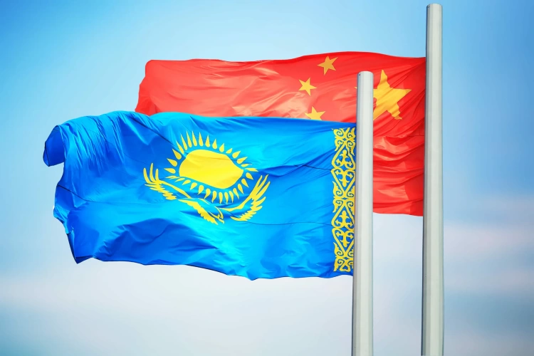 Начал действовать безвизовый режим между Казахстаном и Китаем