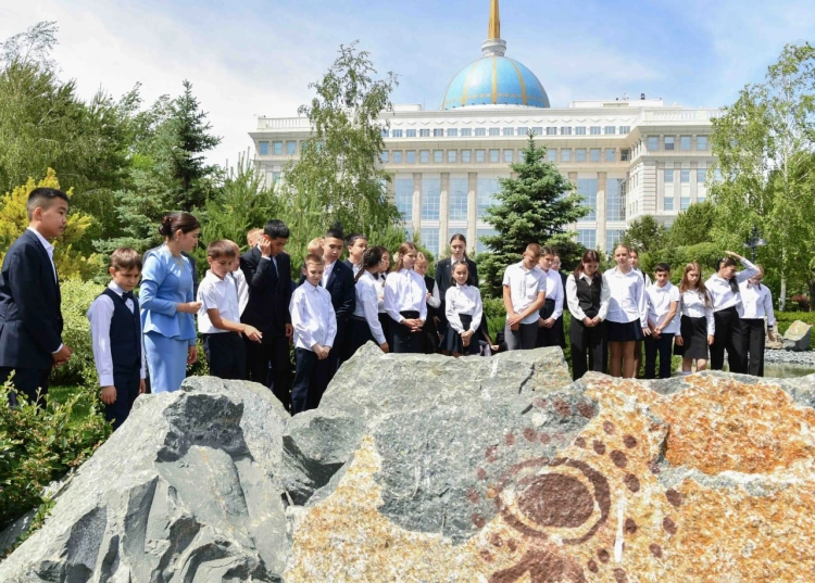 Поддержка юных соотечественников будет всегда в центре внимания Казахстана - Токаев