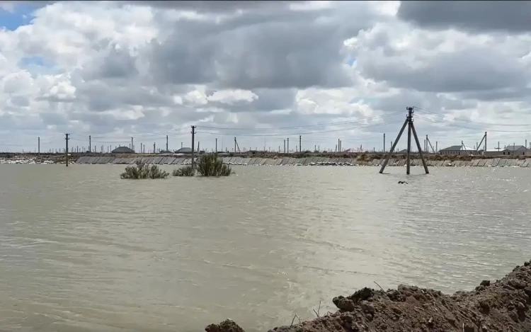 Уровень воды в реке Жайык  продолжает повышаться