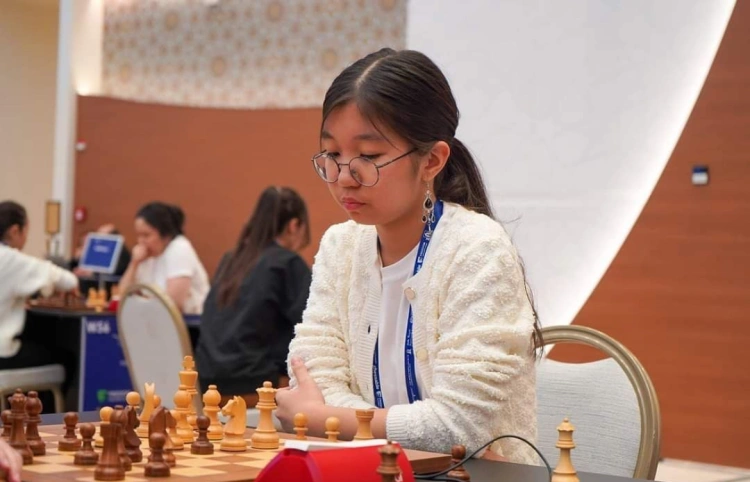 Самая юная чемпионка Казахстана: как 14-летняя Елназ переписала шахматную историю