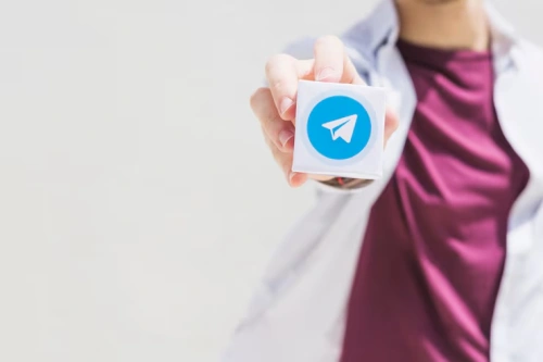 Заблокировать для подростков один из Telegram-каналов требуют в Казахстане