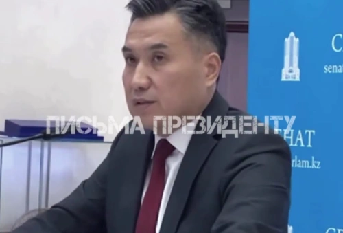 Вице-министр заявил о тратах семьи в 600 тысяч, но доход не раскрыл
