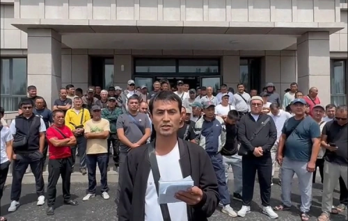 Перевозчики Казахстана бьют тревогу: цифровизация на границе обернулась убытками
