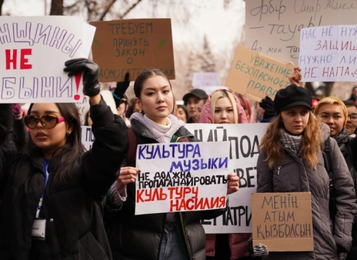 Казахстанок призвали писать Досаеву о важности проведения митинга и марша 8 марта