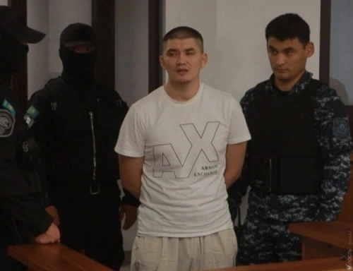 Убийцу семьи из четырех человек в Атырауской области приговорили к пожизненному сроку
