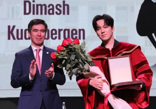 Звание почётного профессора Казахского национального медуниверситета присвоили Димашу Кудайбергену