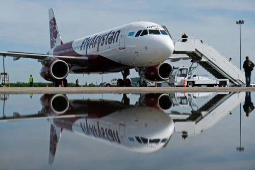 Самолёт FlyArystan развернулся на пути в Павлодар из-за погоды