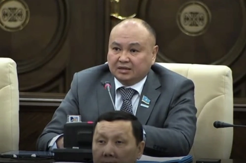 «Уволить любителей кофе»: Саиров раскритиковал «QazaqGaz» из-за проблем с газификацией