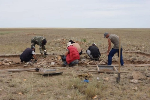 Древнее захоронение ребенка обнаружили казахстанские археологи