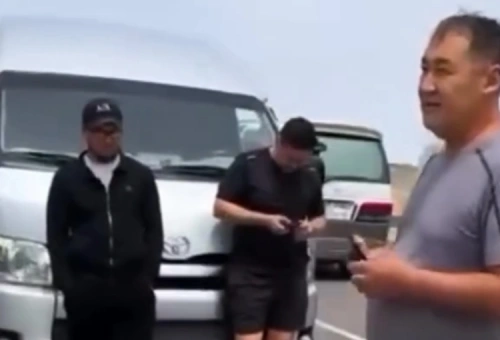 Кыргызские перевозчики заявили о трудностях при работе с туристами в Казахстане