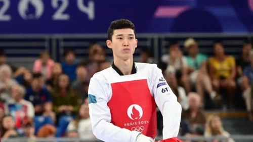 Токаев поздравил чемпиона мира по таеквондо Бейбарыса Каблана