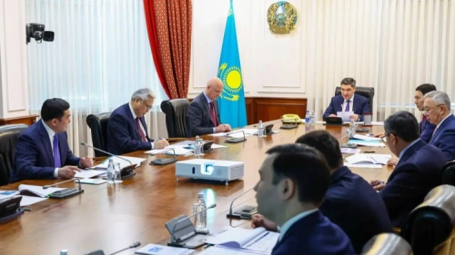 Бектенов призвал контролировать сроки строительства энергопроектов
