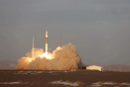 Китай отправил в космос сразу два спутника