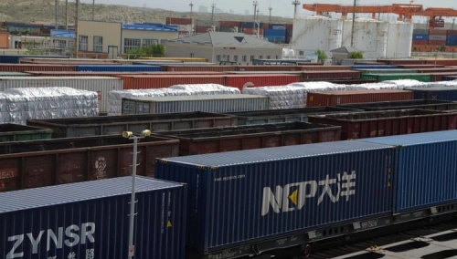 На границе с Китаем скопилось около 3 тысяч вагонов из Казахстана