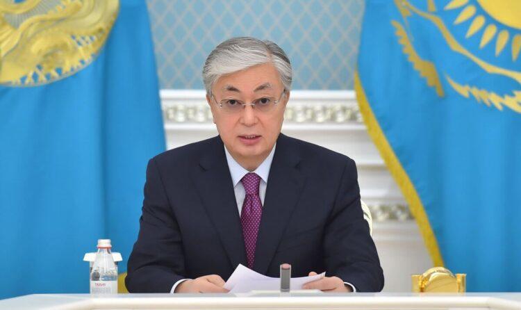Президент Токаев утвердил минимальную зарплату в Казахстане на 2022 год