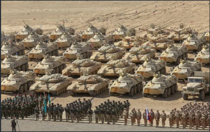 Россия доставила 30 новых танков на свою базу в Таджикистане