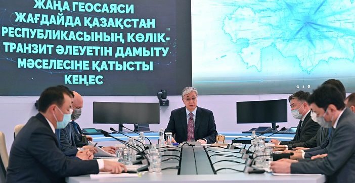Через Каспий. Токаев назвал приоритетное направление для экспорта нефти