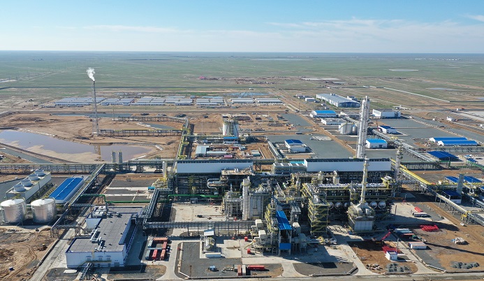 В Атырау завершился первый этап пусконаладки химического завода