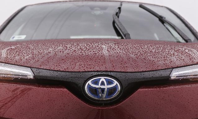 Продажи автомобилей Toyota в Казахстане упали на 45%
